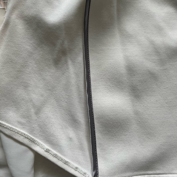 Patrizia Luca Asymmetrical Off-White Vest (M) - Picture 5 of 11